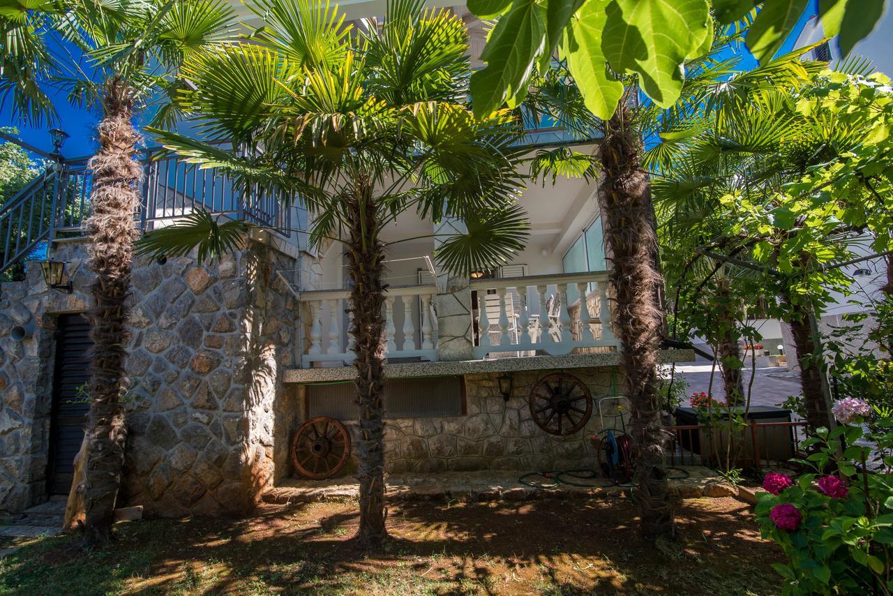 Apartments Palme Malinska Esterno foto